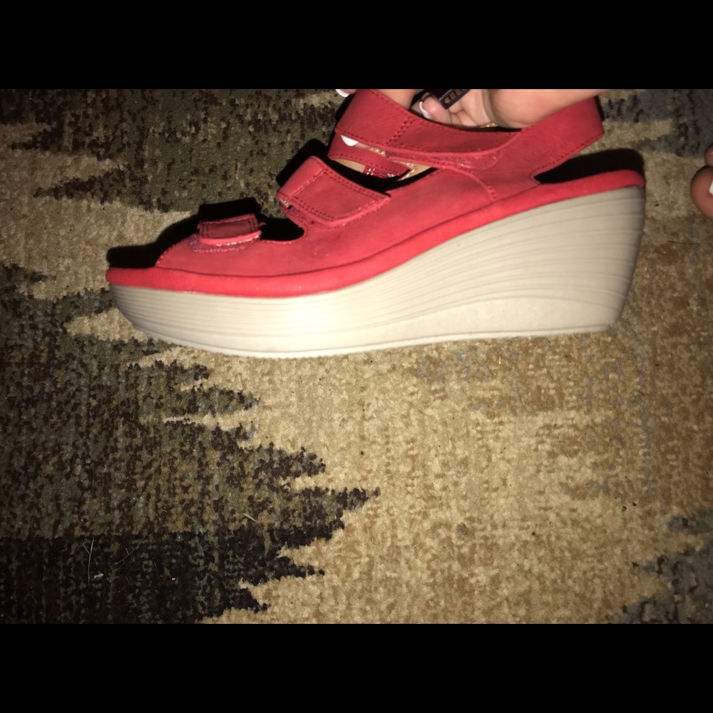 Clarks! - Picture 2 of 5